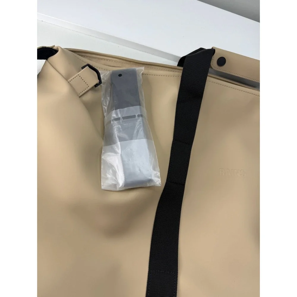 Rains Hilo Weekend Bag W3 Sand Waterproof Travel Duffel Bag 14200 NEW